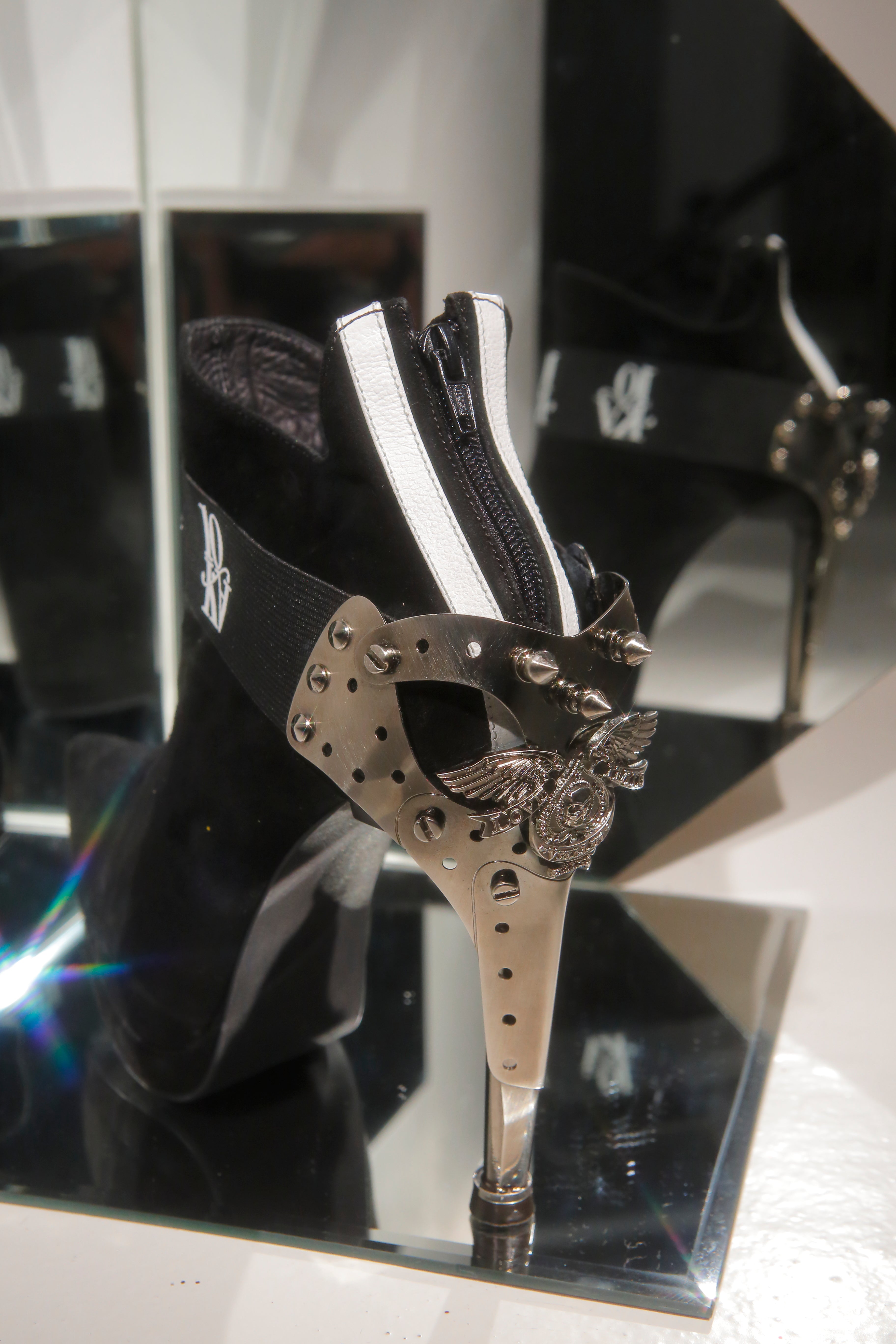 Bota de tacón de aguja 10KA “Cyber-Spine”